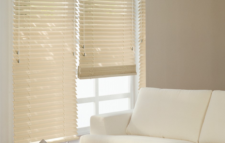 MOUNTAIN LEATHER VENETIAN BLIND